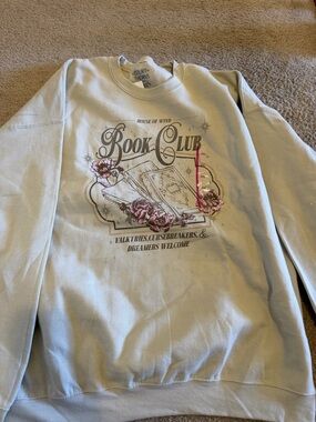 Book Club Graphic Crewneck Sweatshirt - Cream